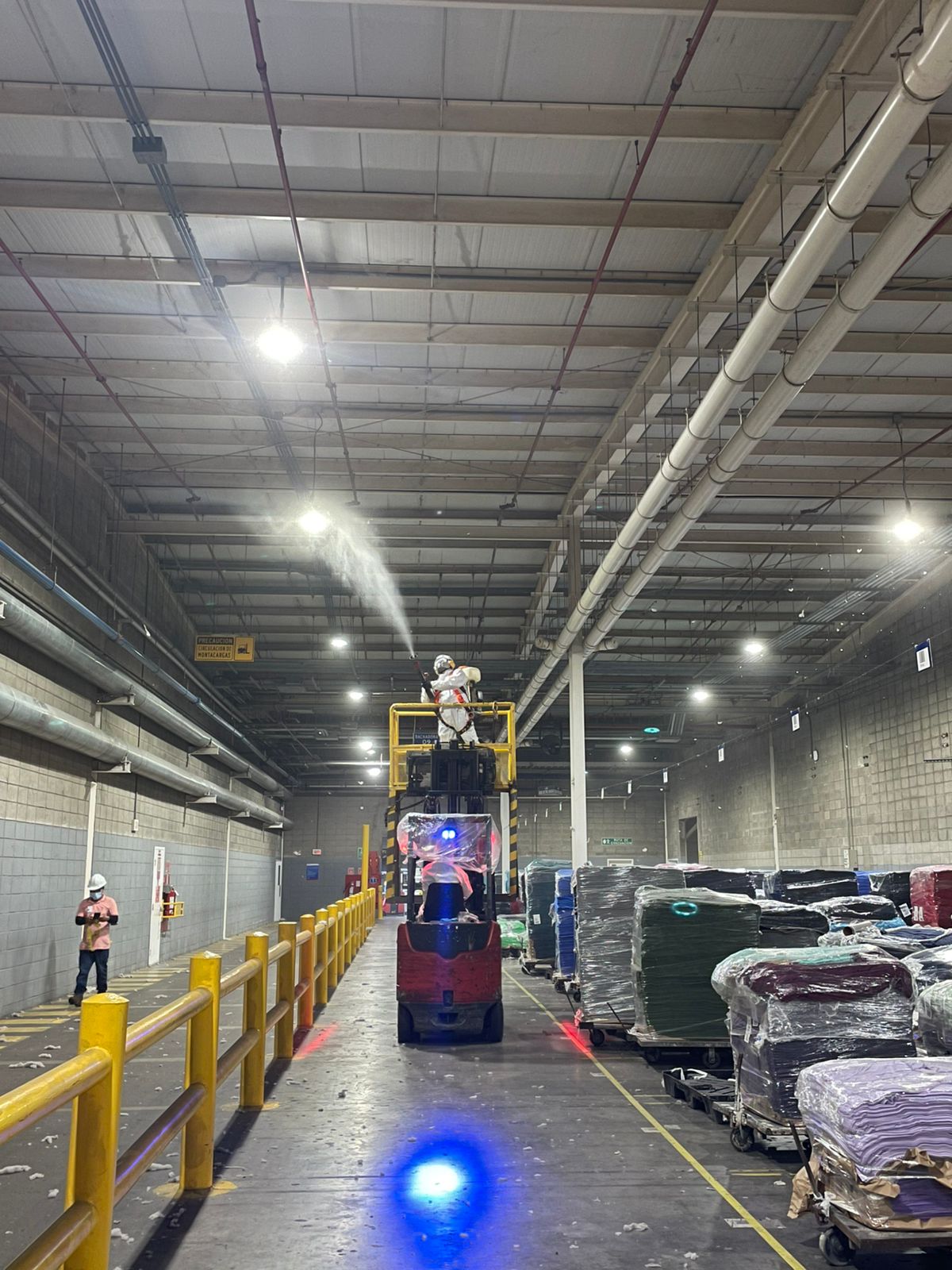 Equipo de EXPIR trabajando en instalaciones industriales